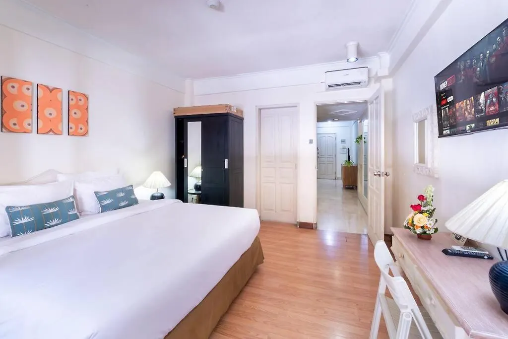 Private Apartment 6244 At Jayakarta Residence سمينياك 0*,  إندونيسيا