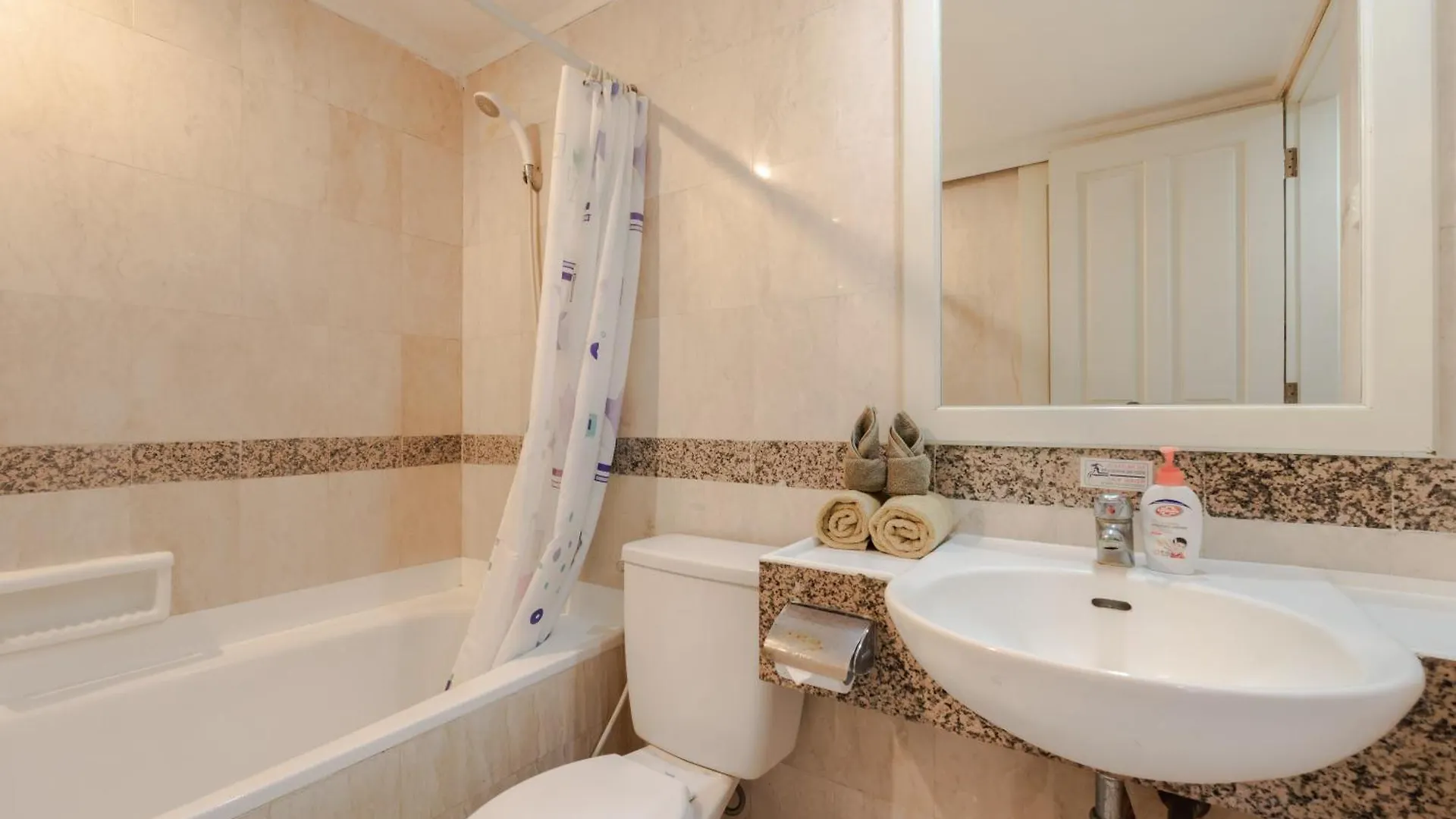 Private Apartment 6244 At Jayakarta Residence سمينياك 0*,